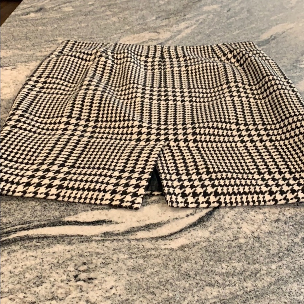 Liz Claiborne Houndstooth Skirt - Picture 3 of 7
